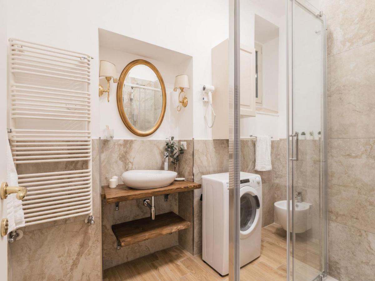 The Best Rent - Spacious Three-Bedroom Apartment Near The Colosseum ローマ エクステリア 写真