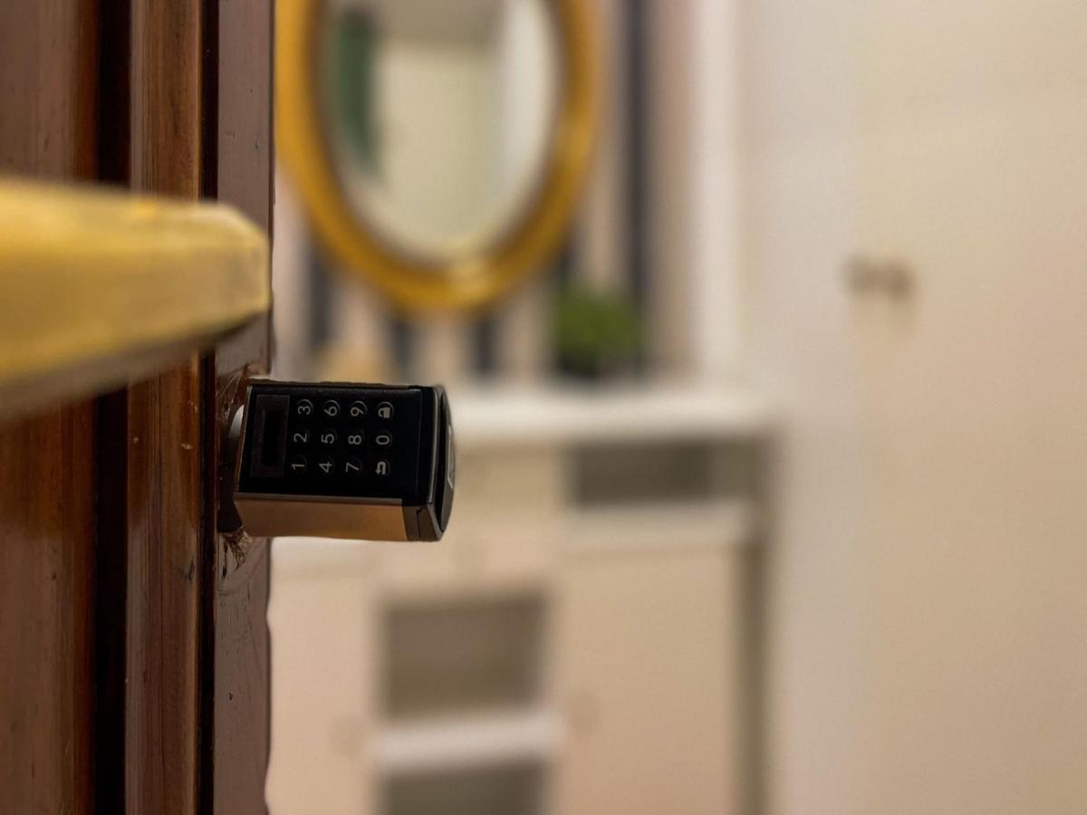 The Best Rent - Spacious Three-Bedroom Apartment Near The Colosseum ローマ エクステリア 写真