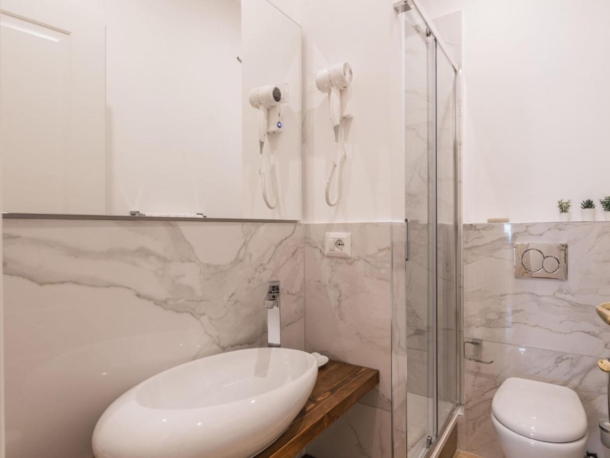 The Best Rent - Spacious Three-Bedroom Apartment Near The Colosseum ローマ エクステリア 写真